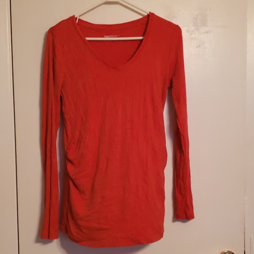 Red Gap maternity v neck tee